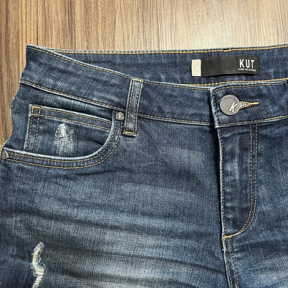 KUT From The Kloth Gidget Fray Short Mid Rise Medium Wash Distressed size 4 - Picture 2 of 10